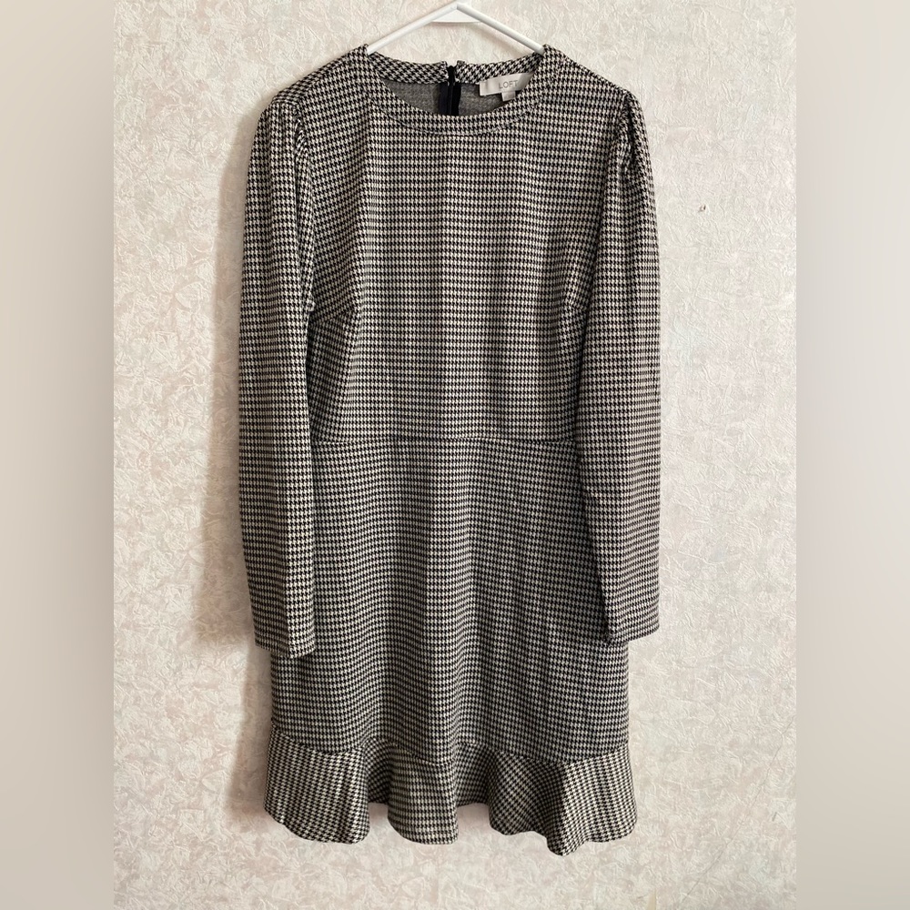 Loft women's size 12 long sleeve black / white dress